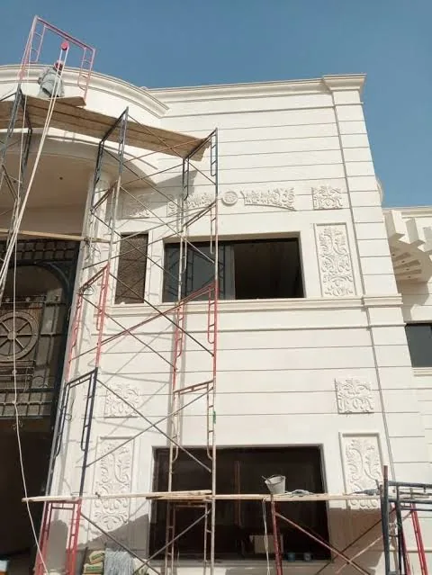 ترميم مبانٍ وفلل