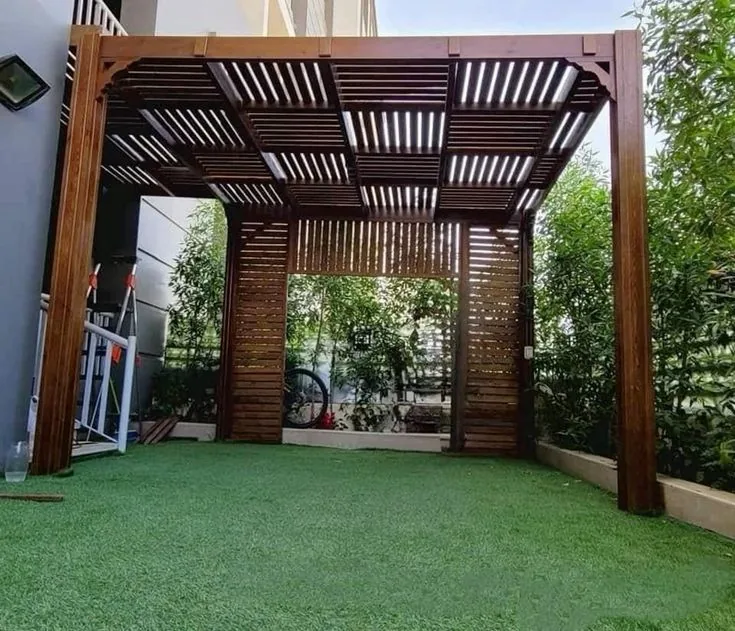 صورة توضيحية: برجولة منزلية بتمديدات مخفية